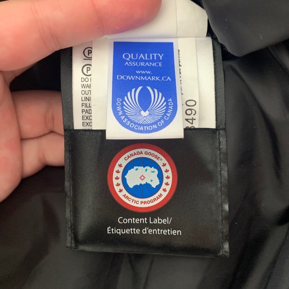 Authentic Canada Goose Savona Bomber Jacket - Picture 4 of 4
